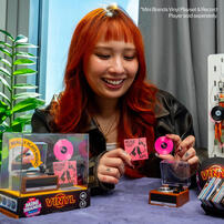 Mini Brands Vinyls Series 1 Capsule, 13pcs/PDQ