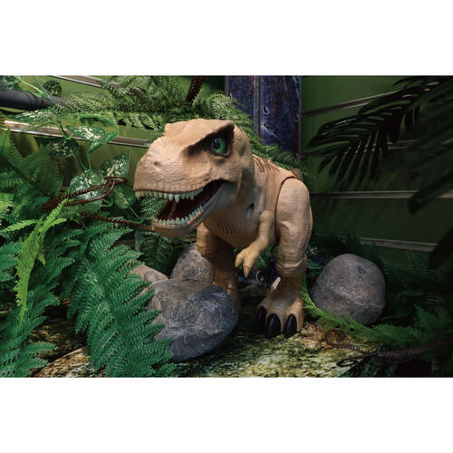Giant T-RexWalking & Roaring