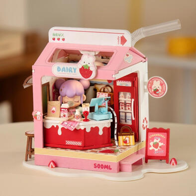 ROLIFE  ROB/3D STRAWBERRY MILK BOX