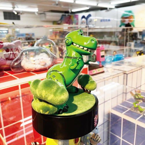 miniso PIXAR 皮克斯抱抱龍無憂無慮系列擺件