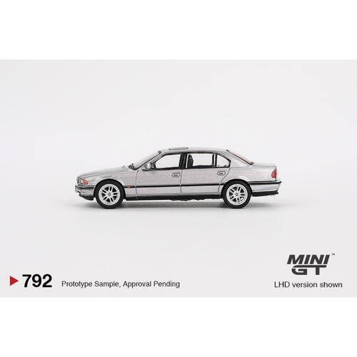 MINIGT	BMW 750IL Aspen Silver Metallic 合金車792