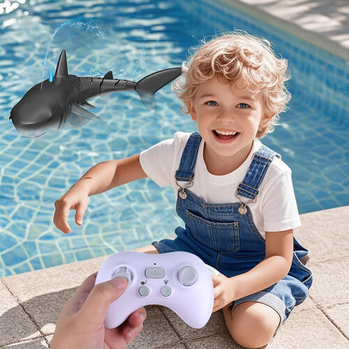 playpop Remote Control Water-Spraying Shark