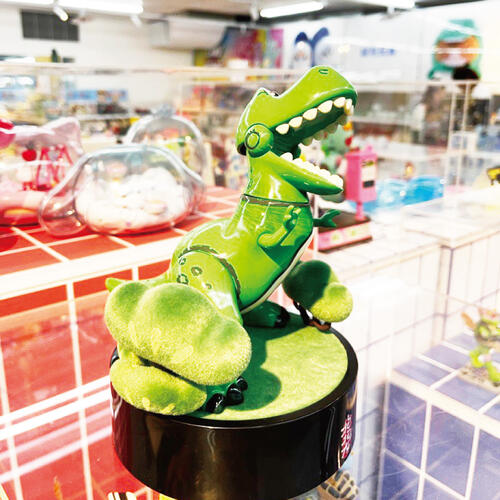 miniso PIXAR 皮克斯抱抱龍無憂無慮系列擺件