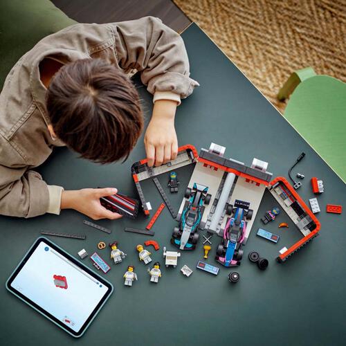 LEGO F1® Garage & Mercedes-AMG & Alpine Cars 60444