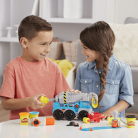 Play-Doh Wheels Cement Truck Toy With 4 Non-Toxic Play-Doh Colors