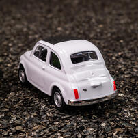 playpop 1:60 合金車 Fiat Nuova 500