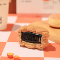 TUNTUNZAI卡皮巴拉	豚豚崽烘焙坊牛角包發抓