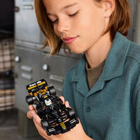 LEGO樂高超級賽車系列《F1 電影》APXGP 車隊賽車 77252